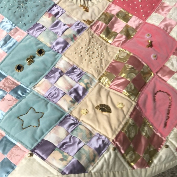 Exquisite handmade quilted vintage tree skirt - Picture 13 of 16